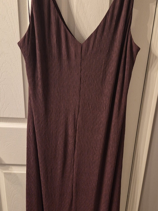 Dresses & Skirts - Elegant Plum V-Neck Sleeveless Dress
